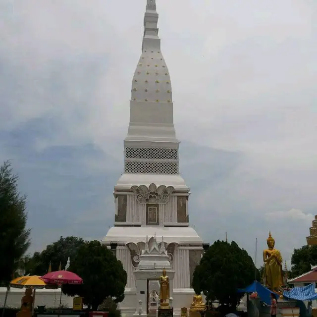 พระธาตุท่าอุเทน นครพนม