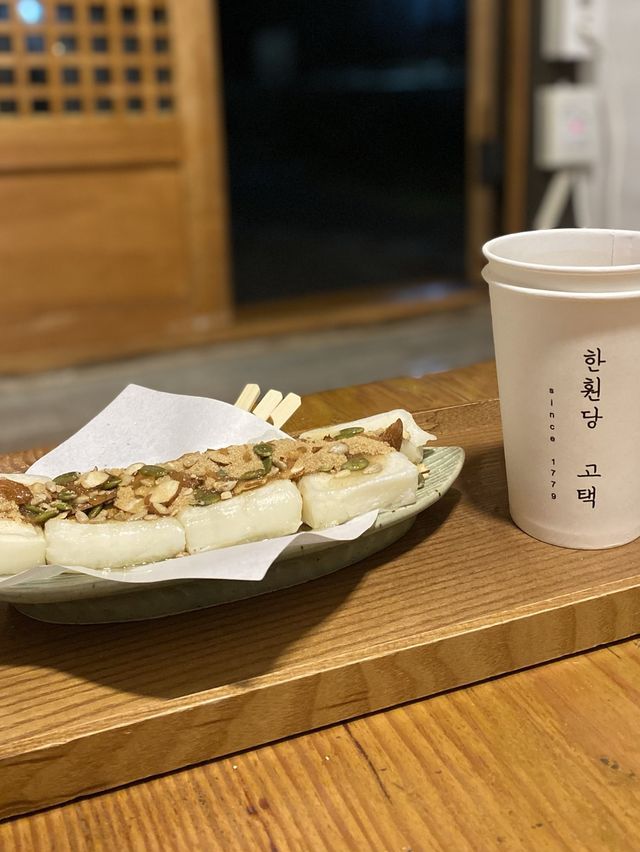 밤에 더 아름다운 한옥카페 ☕️🌙