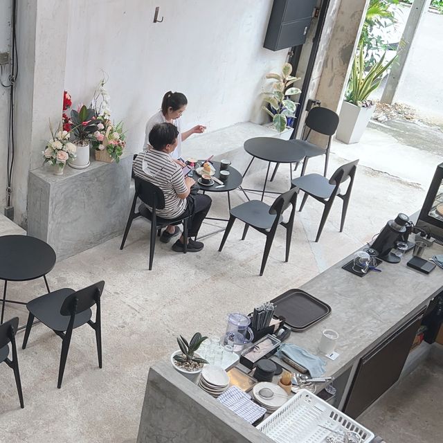 Krane cafe ค่าเฟ่โรงเหล็ก 