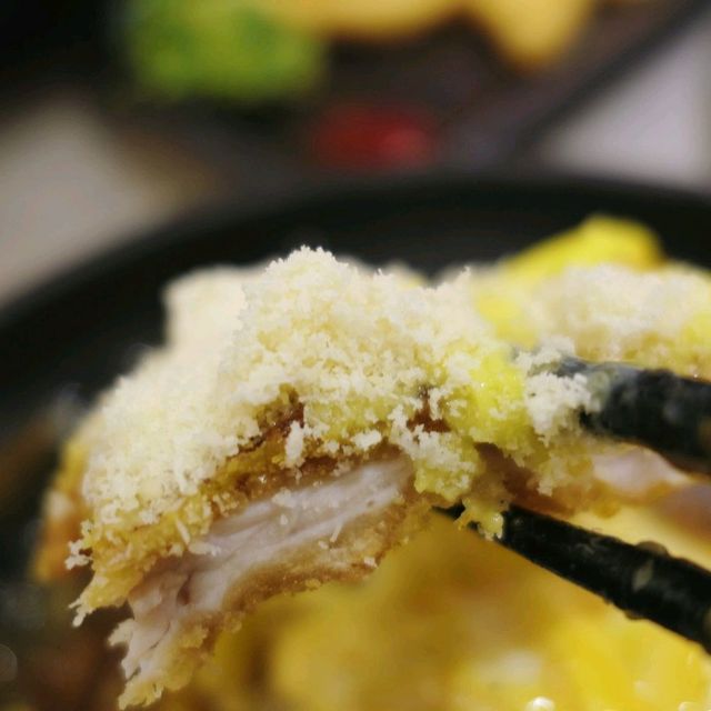 貓奴必來!新店咖哩—迎食流咖哩/蓋飯/歐姆蛋，平價美味，免費加醬加飯一次