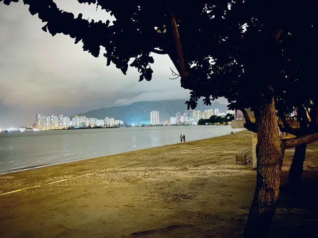 夜遊黃金海岸沙灘