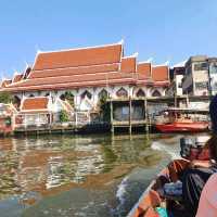 10밧(400원)으로 태국 전통배 타보기 Wat Khlong Toei Nok Pier