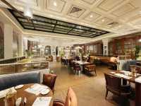 Gorgeous restaurant and bar