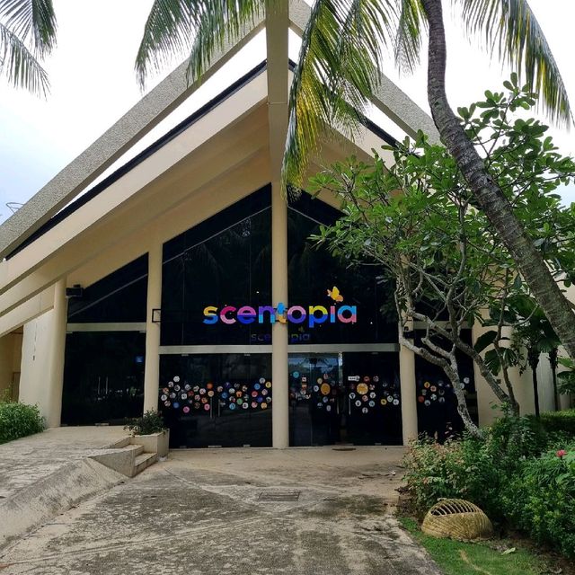 Scentopia, an interactive shop In Sentosa