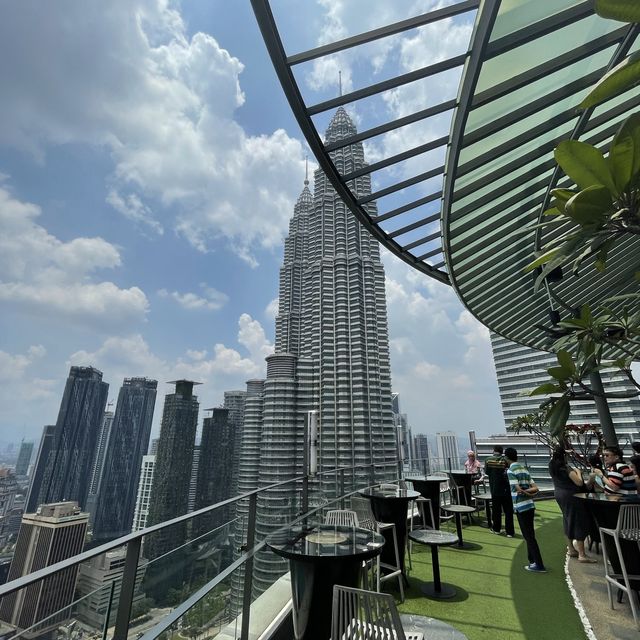 Stylish yet Affordable Next to Twin Towers