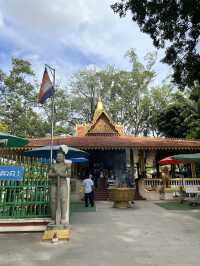 สักการะสิ่งศักดิ์สิทธิ์คู่บ้านคู่เมืองเสียมเรียบ