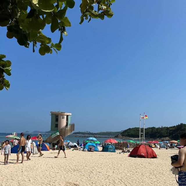 清水灣第二灣位於新界西貢區清水灣半島的西部。此灘一般被稱為清水灣二灘和大清水