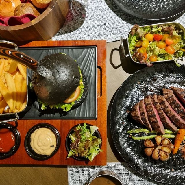 푸꾸옥에서 즐기는 스테이크 하우스! 풀만 리조트 9층 매드카우🍽