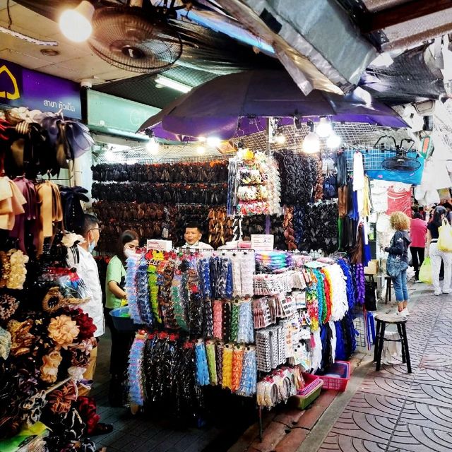 Budget and cheap buys in Sampheng 