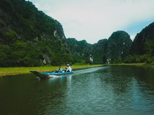 beautiful river cruise in tam coc