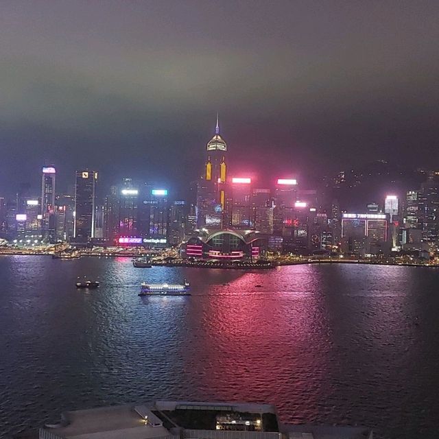 必到景點～半島酒店晚間泳池