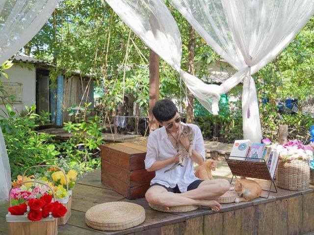 Escape Life Koh Kood ที่พักสุดชิลฟีลป่าโกงกาง