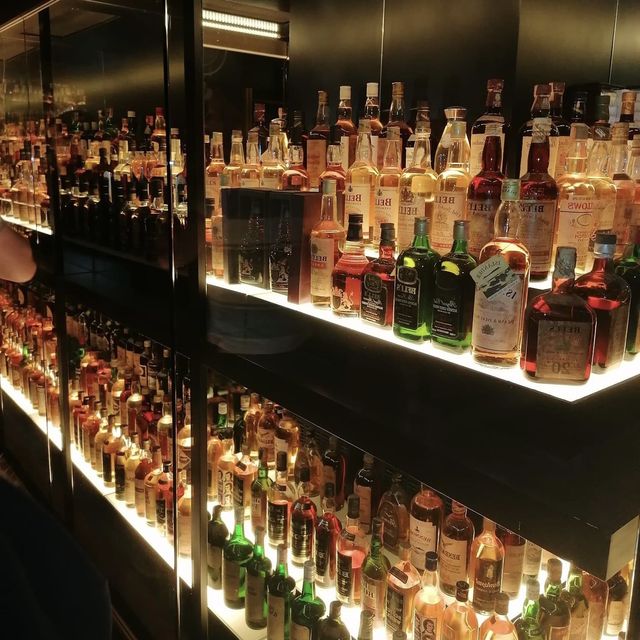 What a fun day out in Edinburgh whisky tasting!