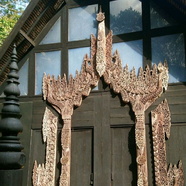 ชมงานไม้แกะสลัก@บ้านดำ