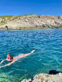 Porto Roxa Beach