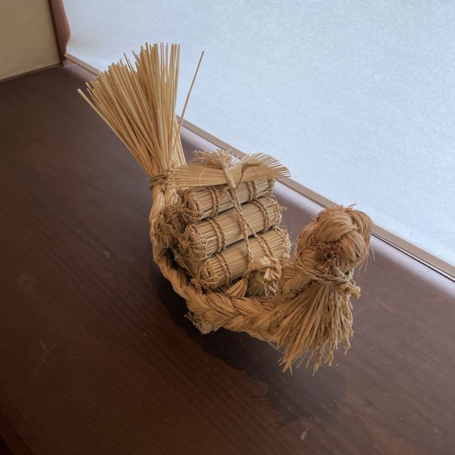 奈良市にある観光案内所 繭がオシャレ