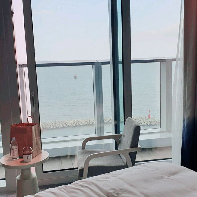 황금빛 수영장 시그니엘에서 호캉스