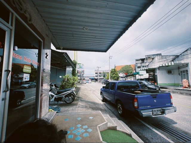 ของฝากเมืองกระบี่ “เค้กโบราณ”