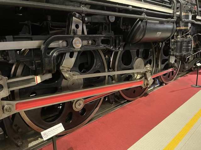 鉄道博物館の名物車両！SL C57 135号機