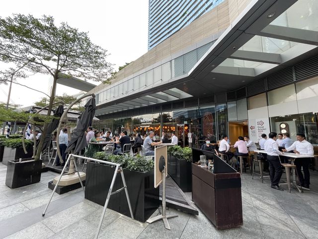 Dining by the bay