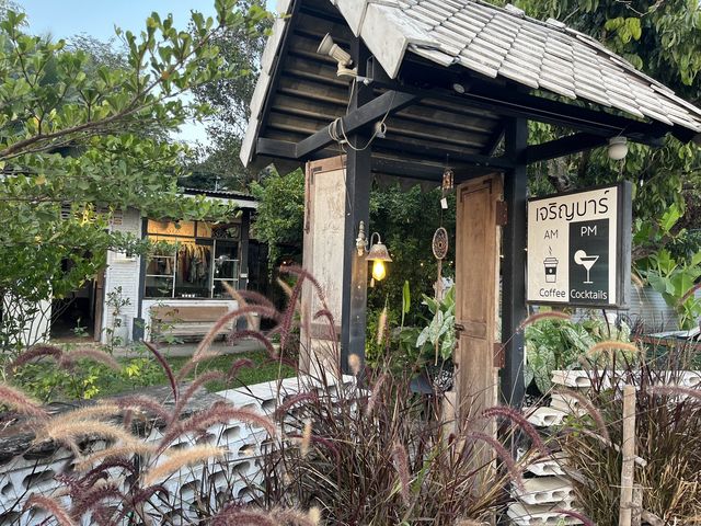 เจริญบาร์ coffee&cocktail เชียงดาว