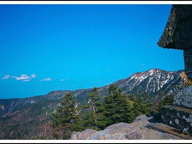 Mount Nekodate (根子岳) and Mount Azumaya(四阿)