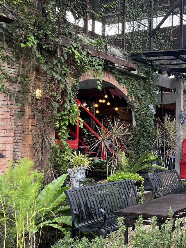 คาเฟ่สไตล์ยุโรป Café Laura สระบุรี