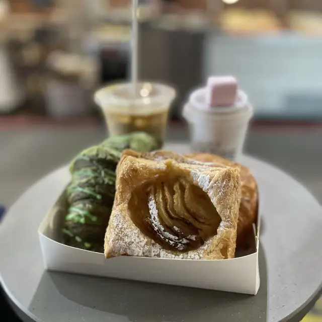 Agathe Patisserie 