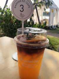 Banyakad cafe  คาเฟ่ติดแม่น้ำปิงวิวพระอาทิตย์ตก