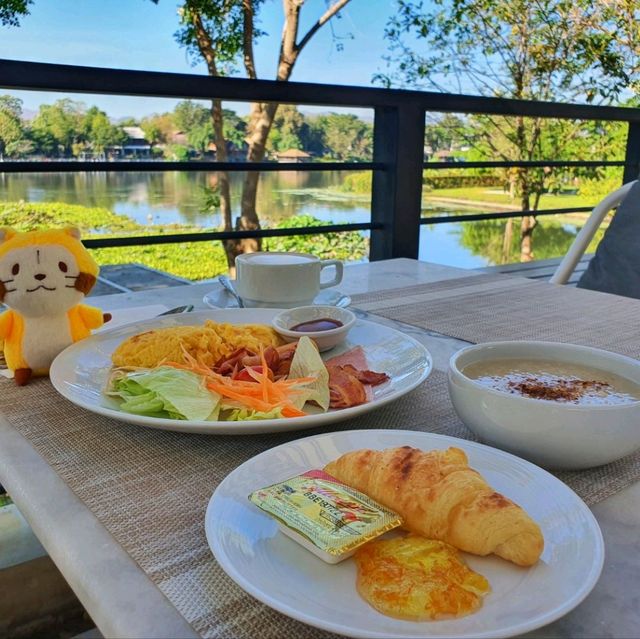โรงแรมสวยที่กาญจนบุรี มีอ่างจากุชชี่ราคาดี!