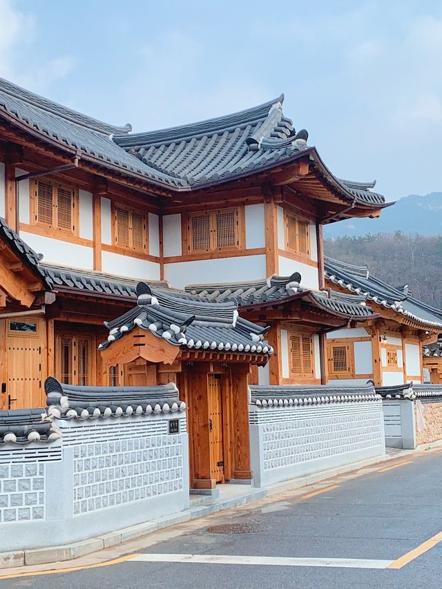 북한산과 한옥마을이 내려다보이는 "1인1잔" 카페