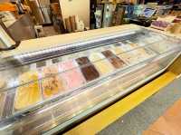 Custom made cakes and desserts