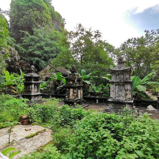寧平必玩景點--碧洞古寺Chùa Bích Động