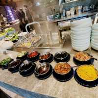 Alva House 豐富的自助晚餐 