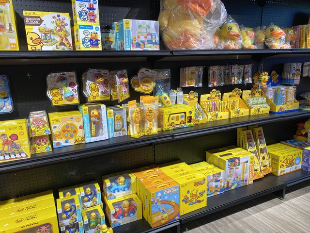 全港最大間嘅B duck主題旗艦店😍