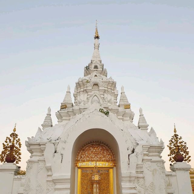 พระธาตุของคนเกิดปีระกา