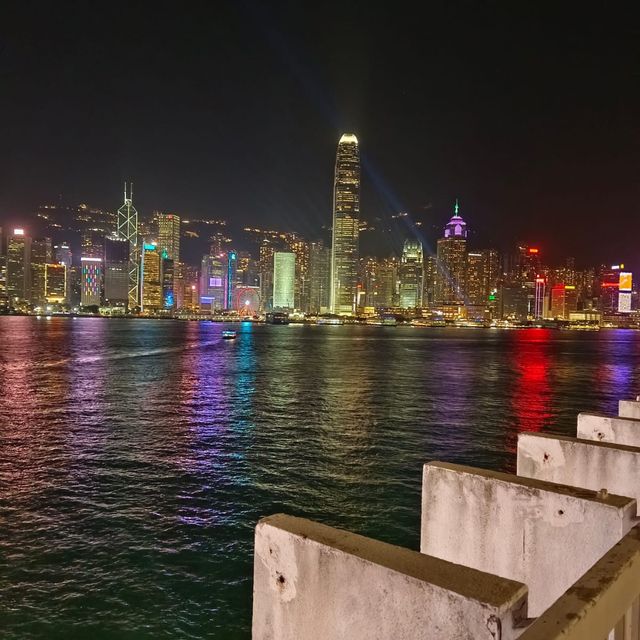 維多利亞港 ，璀璨夜景！東方之珠！