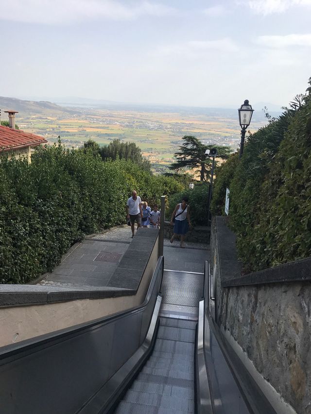 Attending a Wedding 💒 in Cortona 