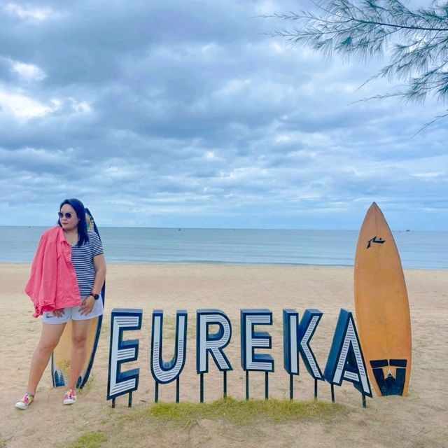 EUREKA  BEACH CAFE' HUAHIN 