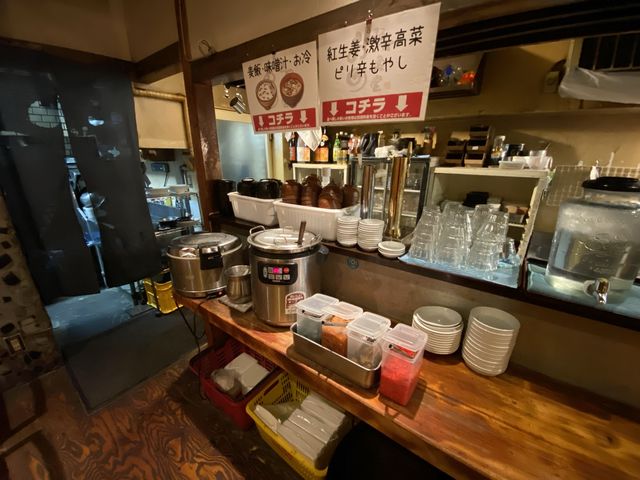 夜は福岡親不孝通りの定食をガッツリいただく。