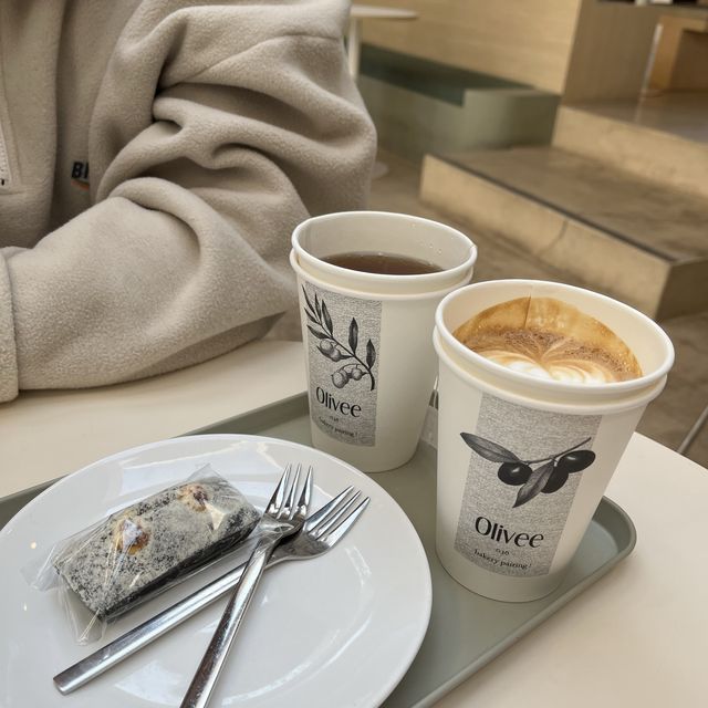 채광이 예쁜 디저트맛집 경주카페, 올리브 
