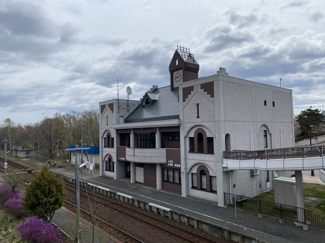 地方駅の魅力。駅と併設！女満別大空町図書館。
