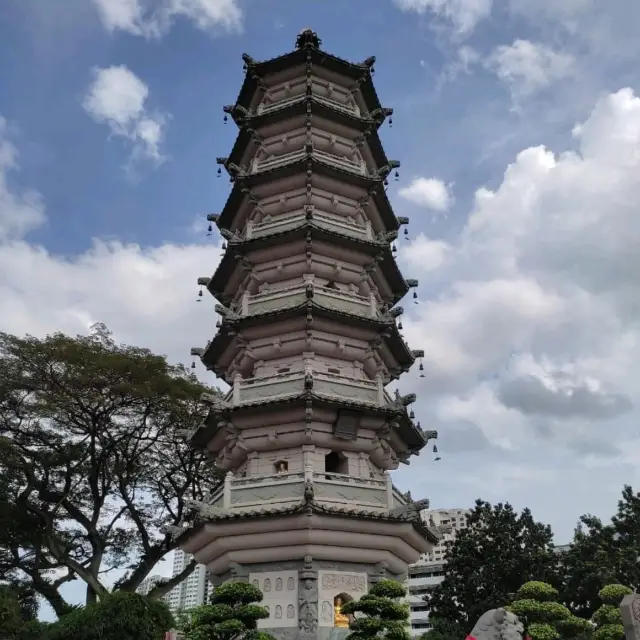 Lian Shan Shuang Lin Monastery 