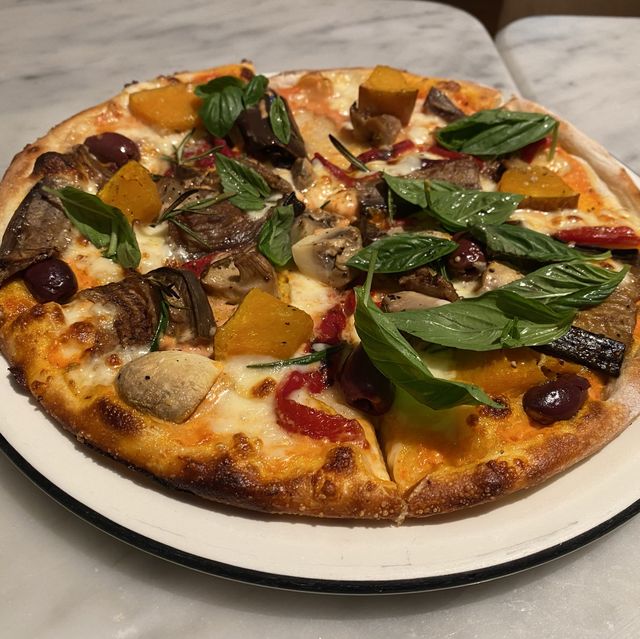 🍕 我最喜愛的連鎖薄餅餐廳 — Pizza Express