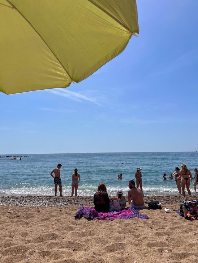 바르셀로네타 해변에서 피크닉 🏖