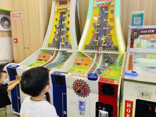 全日任玩playroom$100 起！仲有擲彩虹🌈、公仔機、扭蛋機、機動遊戲！