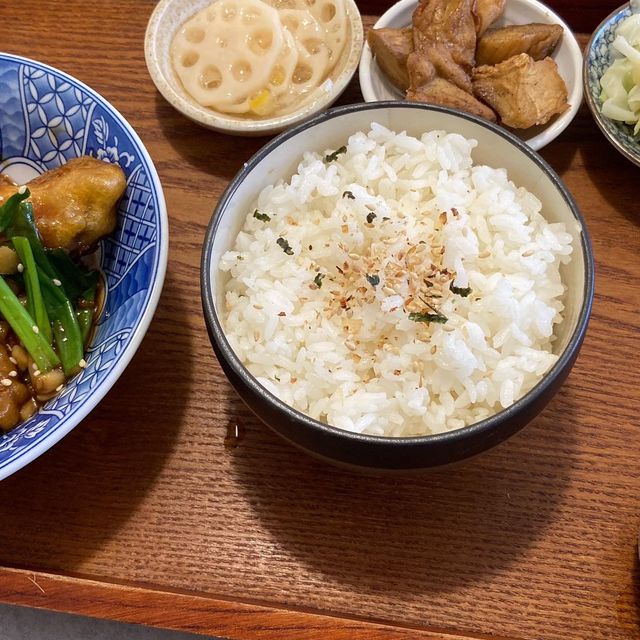 文青版中式餐點，創意菜色