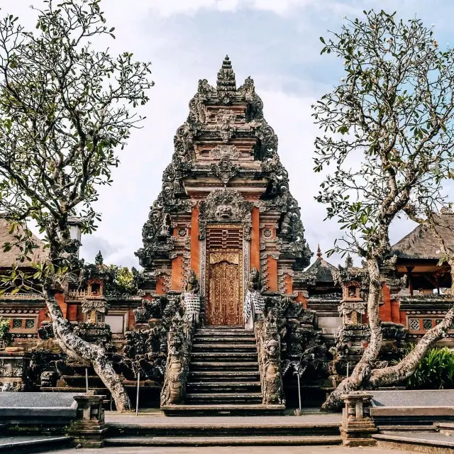 PURA SARASWATI : BALI