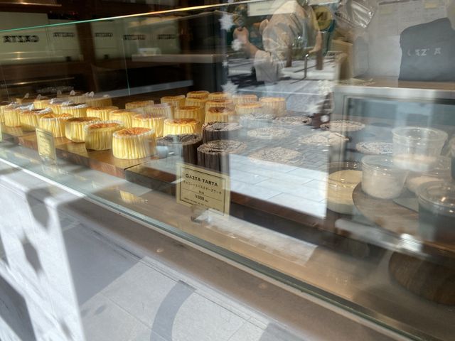 食べて納得。チーズケーキ好きにオススメしたいお店です。