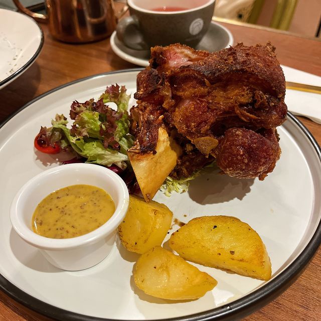 旺角｜少女心小清新霓虹燈下嘅精緻泰菜🇹🇭🍹🍖